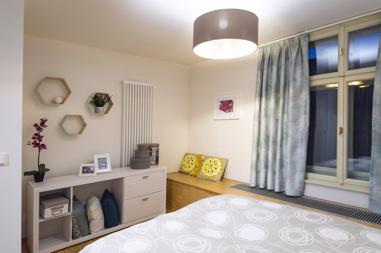 Modern Apartment Charvatova Prague Ngoại thất bức ảnh