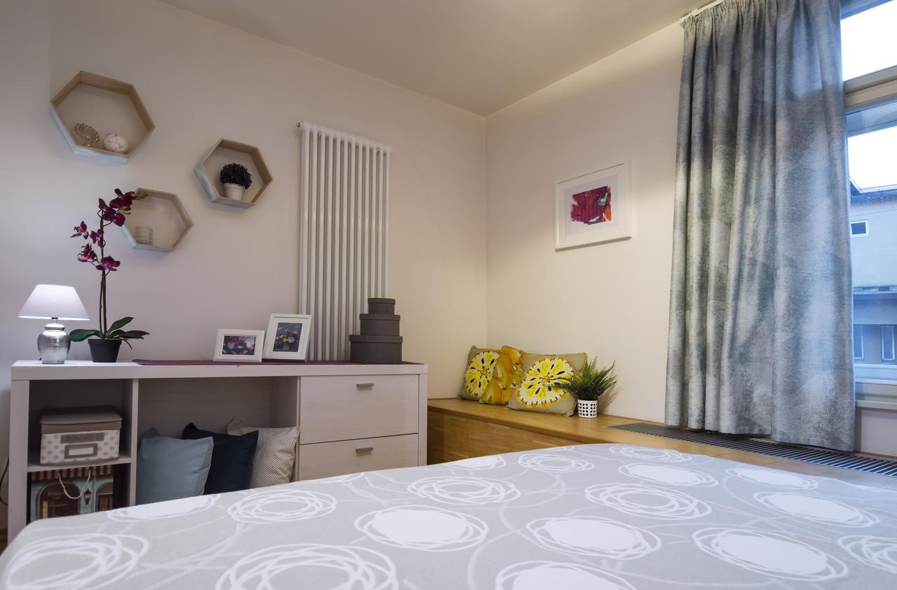 Modern Apartment Charvatova Prague Ngoại thất bức ảnh