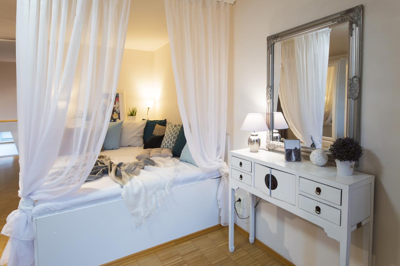 Modern Apartment Charvatova Prague Ngoại thất bức ảnh