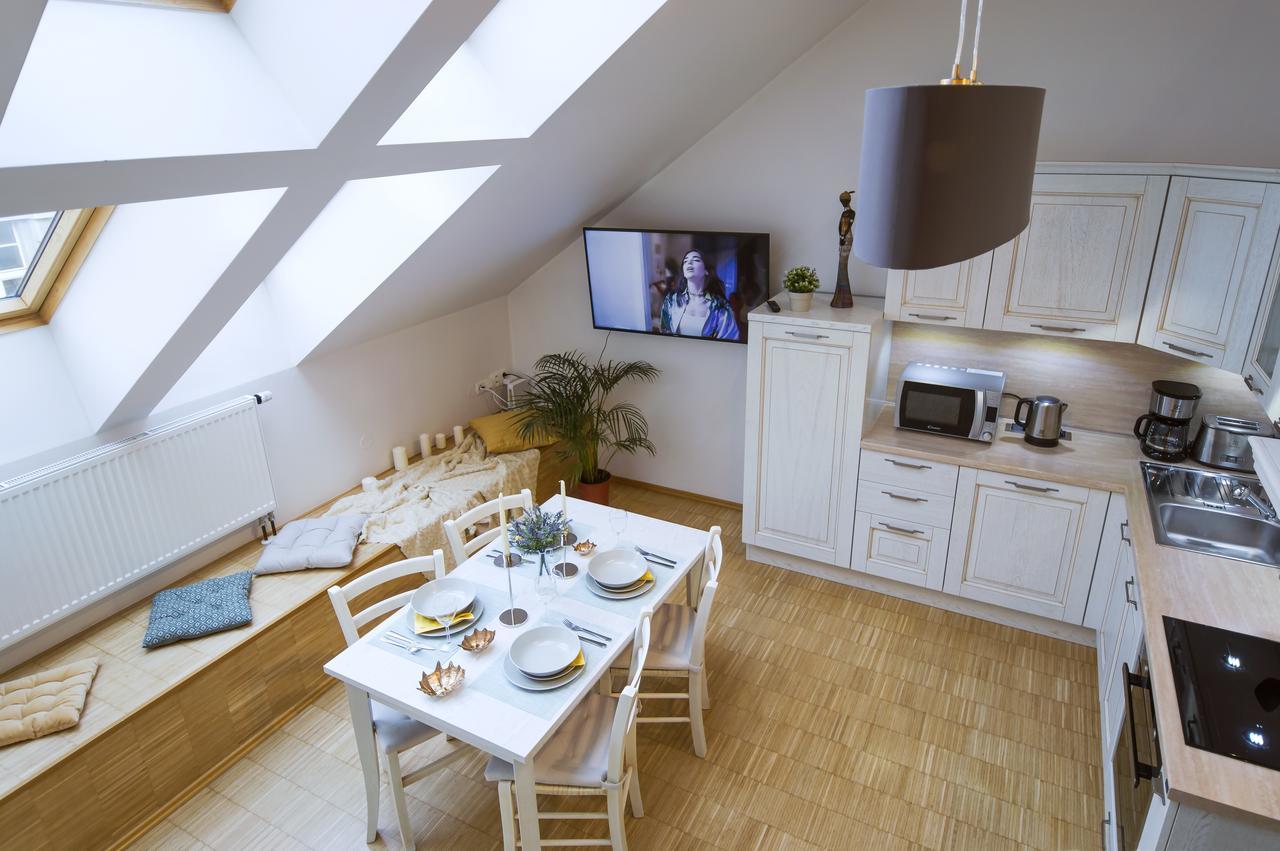 Modern Apartment Charvatova Prague Ngoại thất bức ảnh