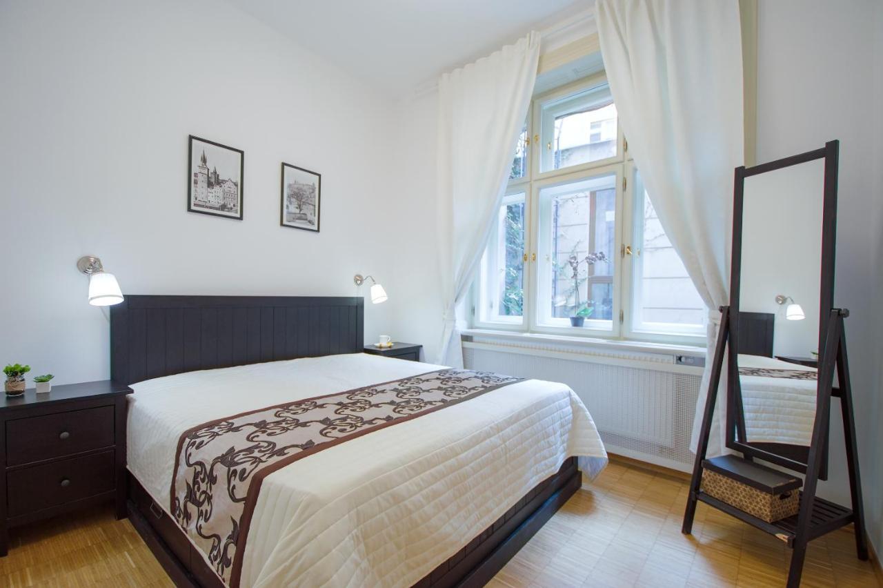 Modern Apartment Charvatova Prague Ngoại thất bức ảnh