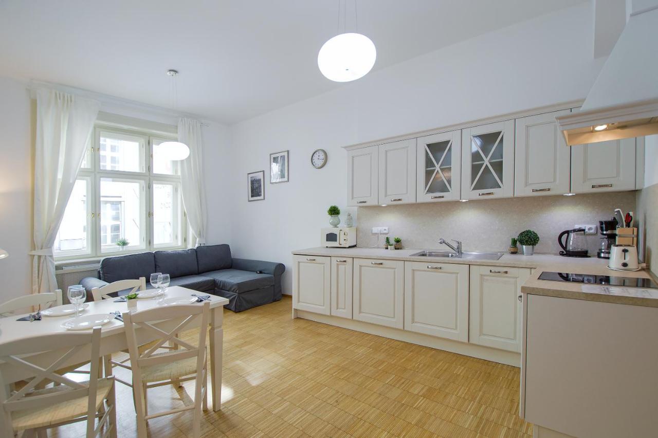 Modern Apartment Charvatova Prague Ngoại thất bức ảnh